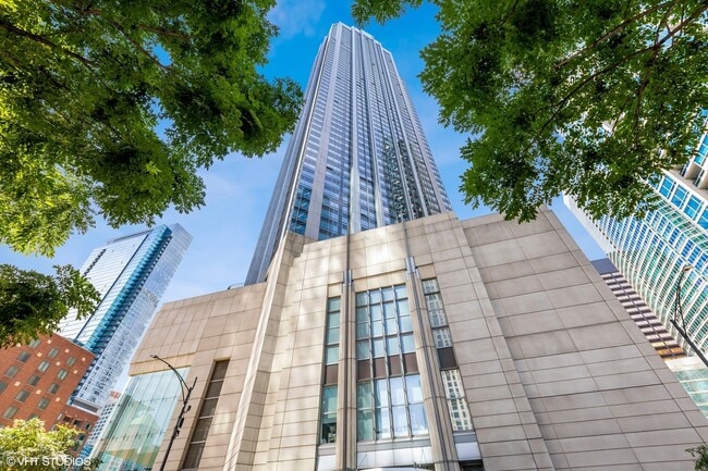 Building Photo - 512 N McClurg Ct Unit 2204