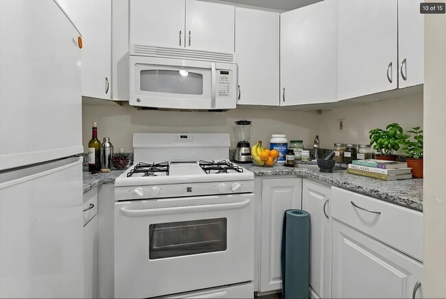 Photo - 120 Bradlee St Unidad 2