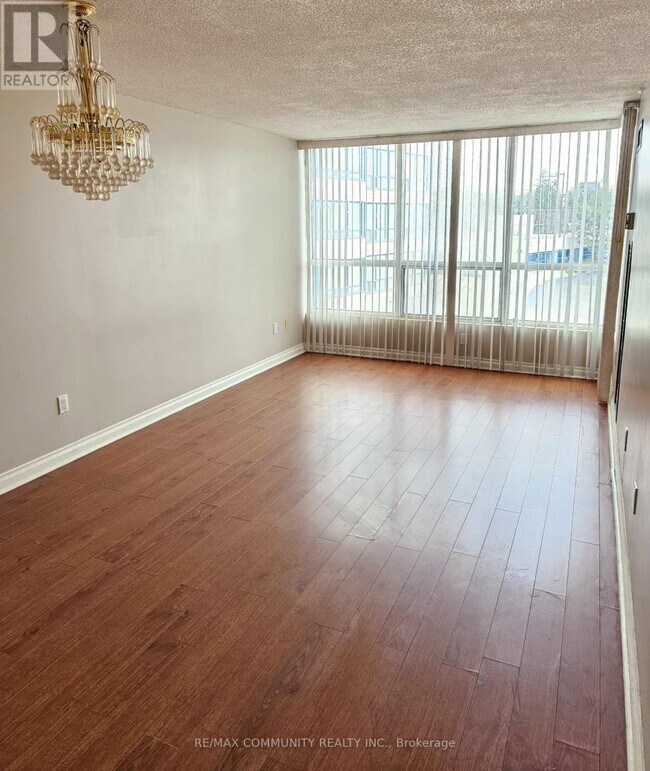 Photo - 3050 Ellesmere Rd Unit 403
