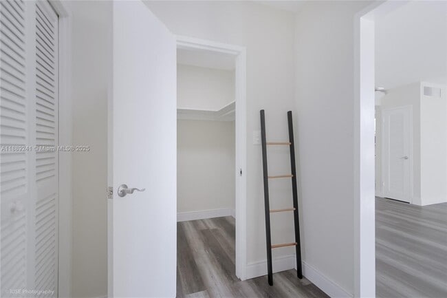 Photo - 1000 West Ave Apartment Unit 203