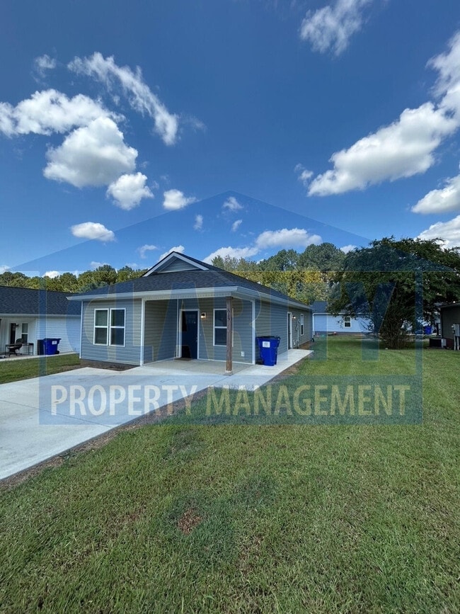 Photo - 619 Linda Dr SE