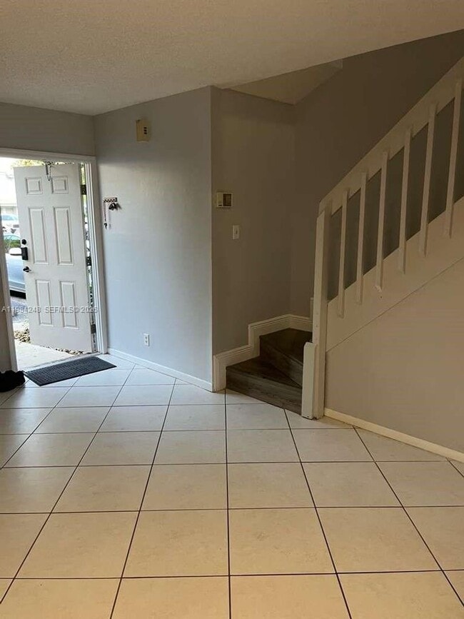 Photo - 9787 Riverside Dr