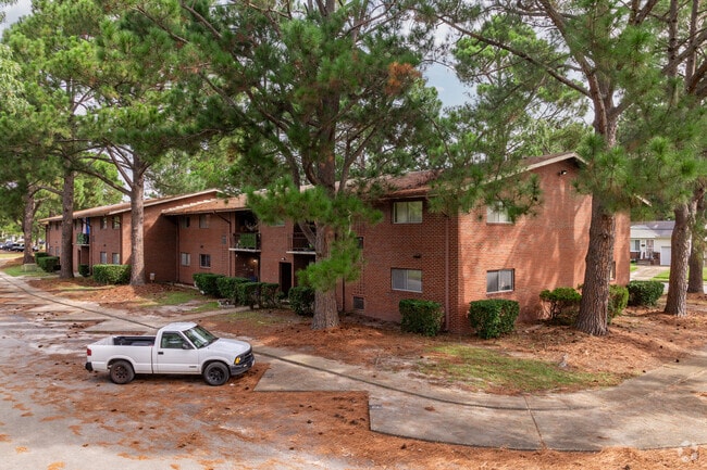 Photo - Collinswood Lake Apartments