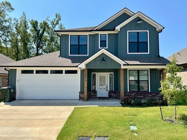 Building Photo - Coming Soon! Stunning 3/2.5/2 with a Study! Rental