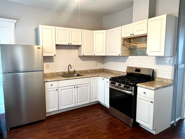 Building Photo - 28 Dolsen Pl Unit 1 Rental