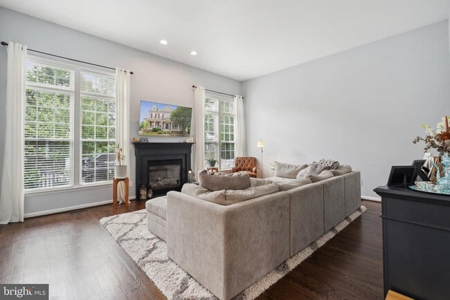 Photo - 43309 Atherton St