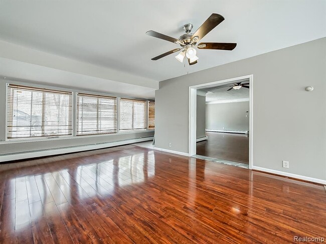 Photo - 25330 Brookview St