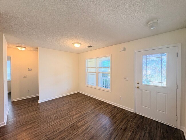 Photo - 10 Broadland Cir