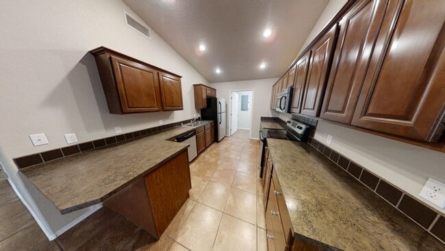 Photo - 1105 W 15th St Unit B