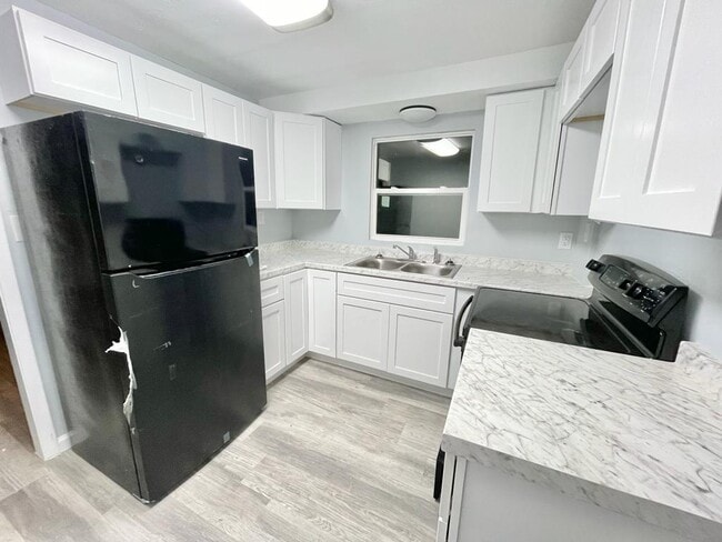 Photo - 104 W Stuart Ave