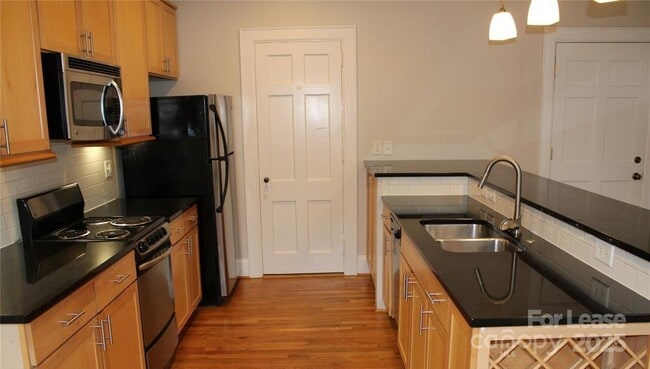 Photo - 178 Union St S Unit 10