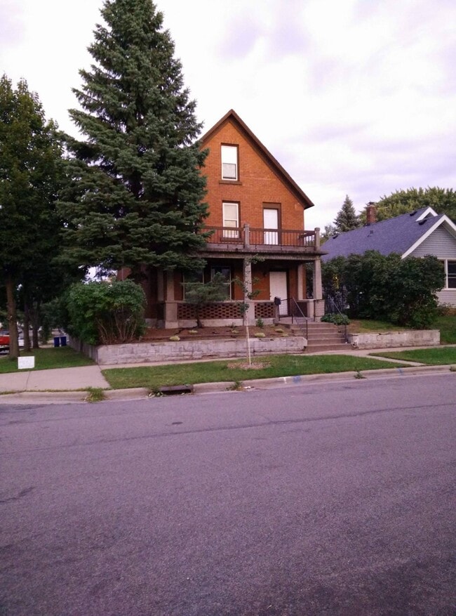 Photo - 1100 Farrington St House
