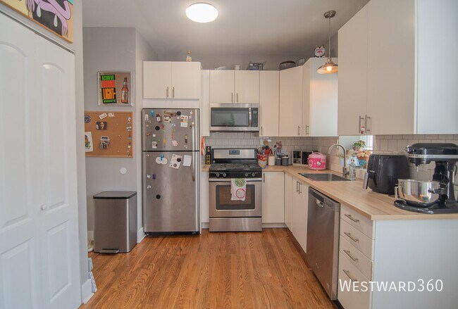 Photo - 4543 N Albany Ave Unit 1