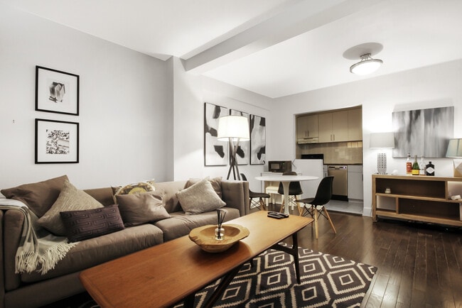 Building Photo - 210 E 47th St Rental