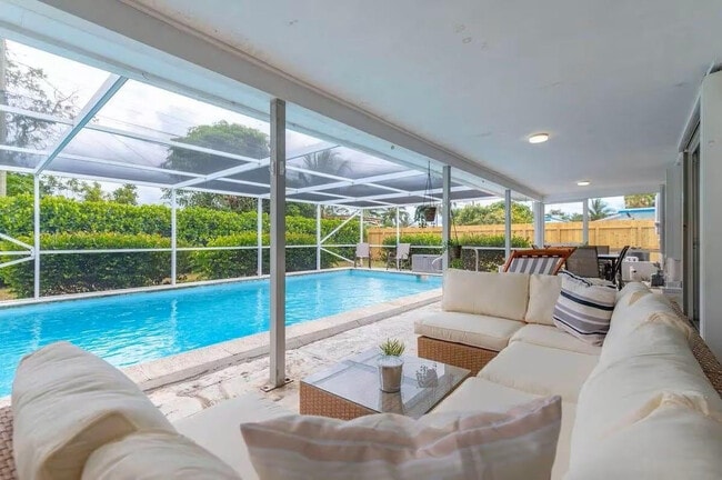 Photo - 176 SE 27th Pl