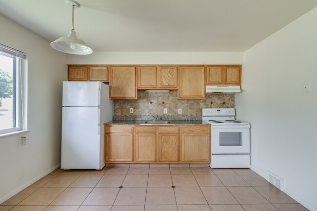 Photo - London Moore Apartments