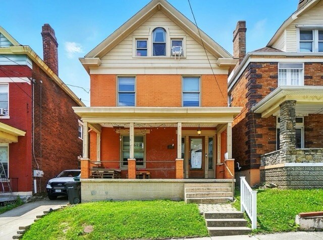 Photo - 2319 Victor St