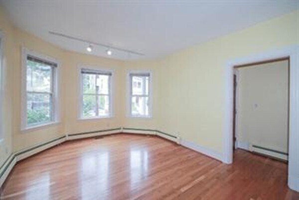 Building Photo - 60 Highland Ave Unit 1
