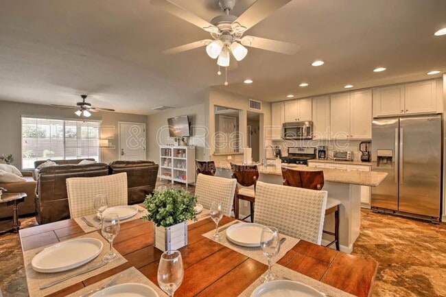 Photo - 609 S Priest Dr