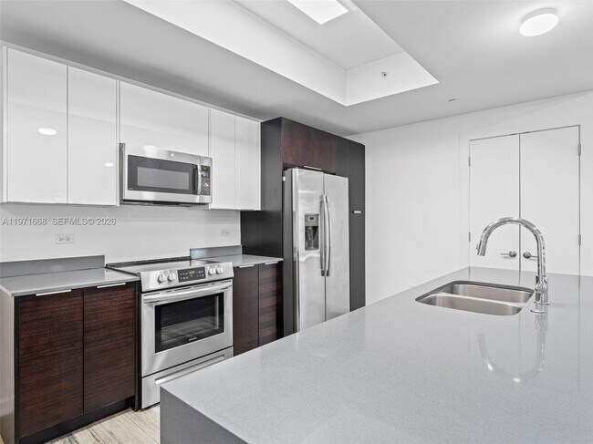 Photo - 2955 Bird Ave Unidad 1A