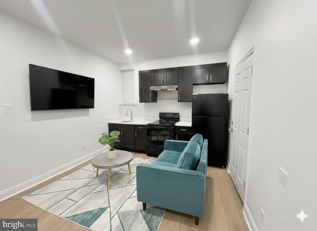 Photo - 2115 E Chelten Ave