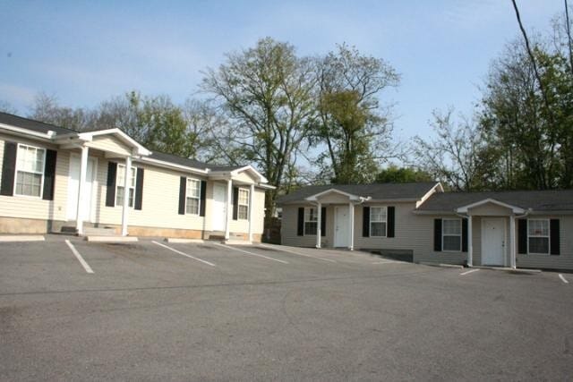 Building Photo - 304 White St