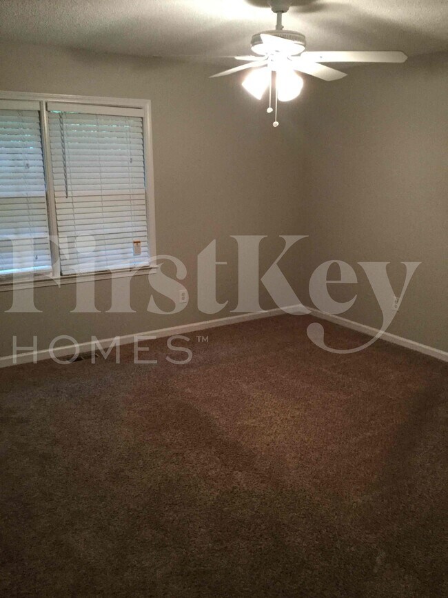 Photo - 1775 Independence Dr