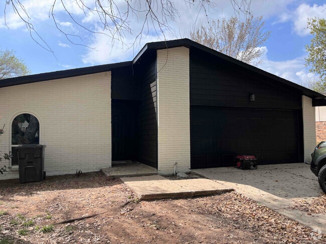Building Photo - 2604 Creekview Dr Rental