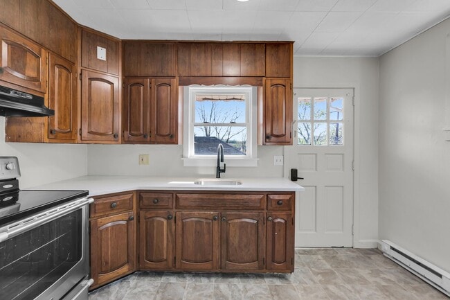 Photo - 1466 Main St Unit 2