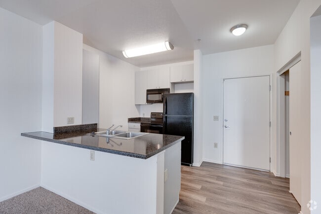 2BR, 1BA - 835SF