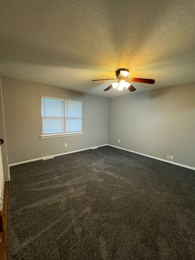 Photo - Coming Soon! Spacious Split-Level Duplex in Lee’s Summit