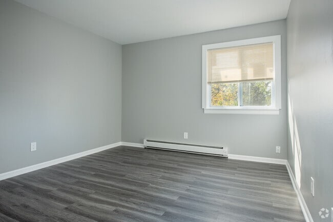 1BR, 1BA - 740SF