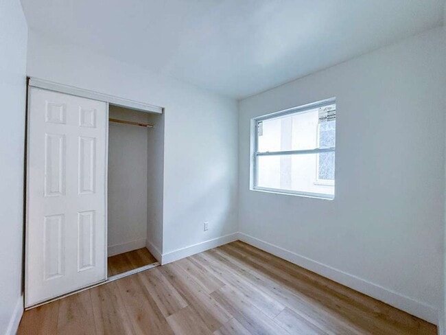 Photo - 2 SW 6th Ave Unit 3