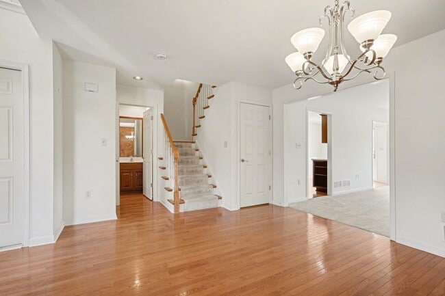 Photo - 5050 Mendenhall Dr.