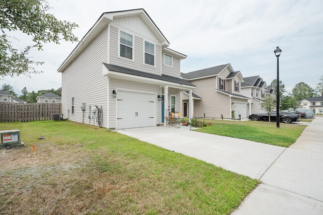 Photo - 890 Grayson Ave