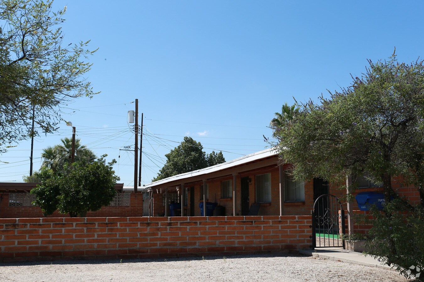 Photo - PJ's Craycroft Apartments