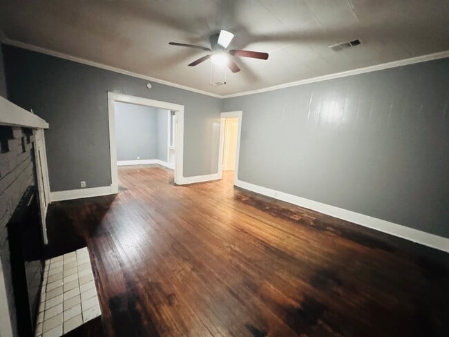 Photo - 3648 Evangeline St