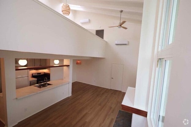 Living rm - 1537 Berkeley St Rental