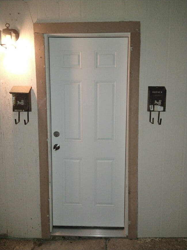 Photo - 502 E Lott Ave Unit L