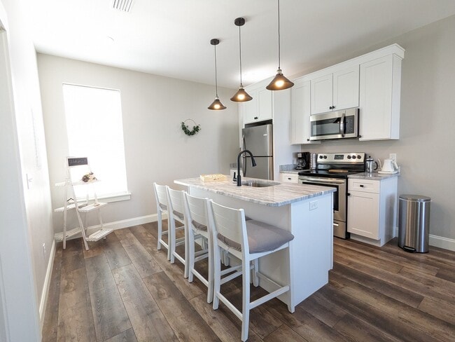 Building Photo - 301 Coral Gables St Unit Guesthouse