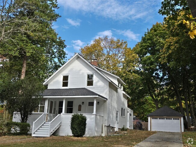 Building Photo - 145 N Country Rd Rental