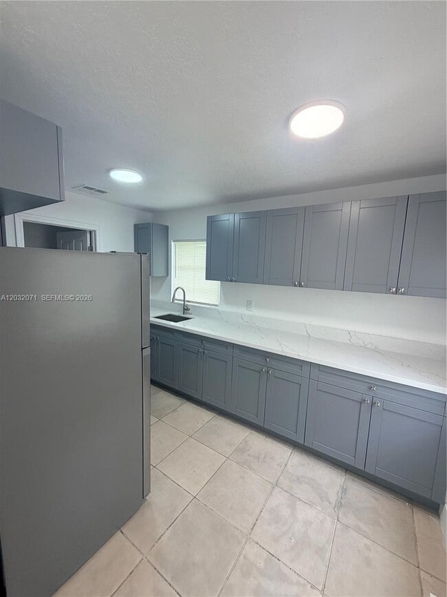 Photo - 753 SW 3rd Pl