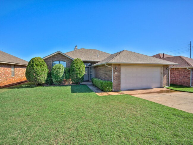 New In Moore Home Available now! - New In Moore Home Available now!