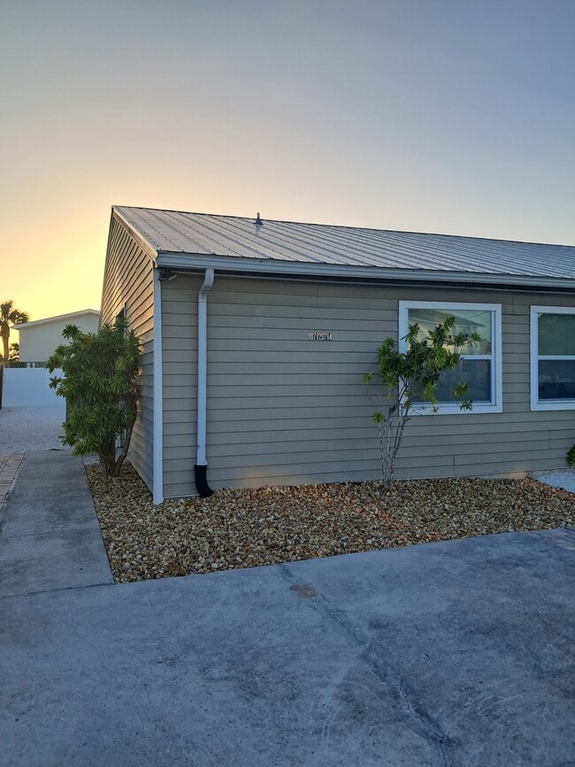 Building Photo - 17274 Whitewater Ct Unit Salt Life 1