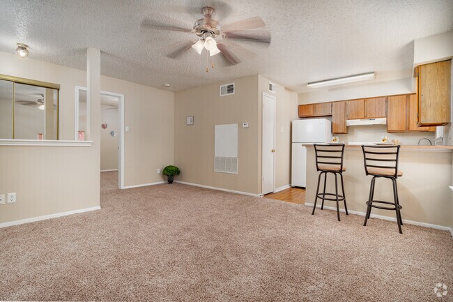 1BR, 1BA - 600SF - Living Room