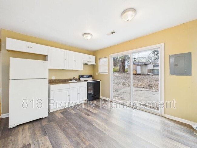 Photo - 3716 Mersington Ave