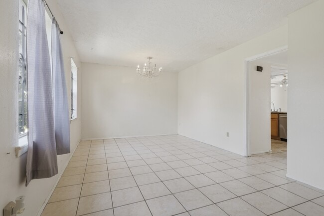 Photo - 12449 Sharpview Dr Unidad 2449