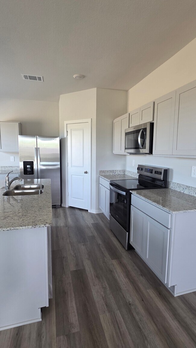 Photo - 310 Randall Pl