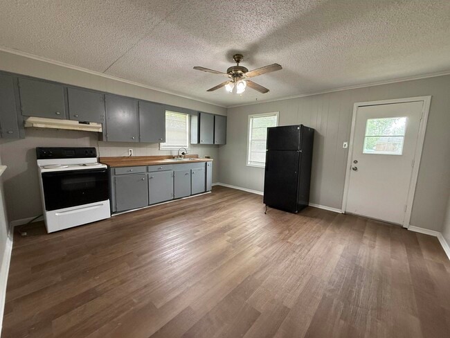 Photo - 119 Jelk St