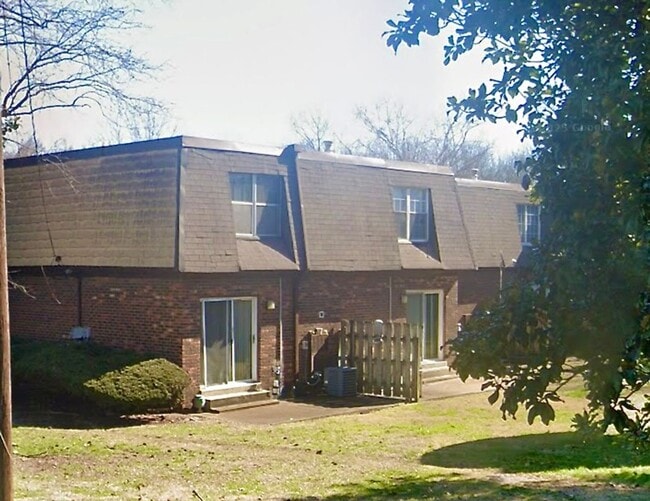 Photo - 441 Harding Pl